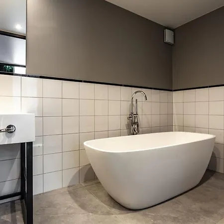 Optima Collection Mural Hotel Lviv