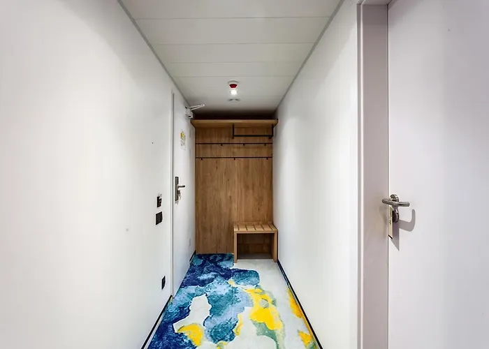 Optima Collection Mural מלון לבוב