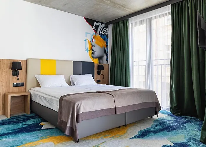 Optima Collection Mural מלון