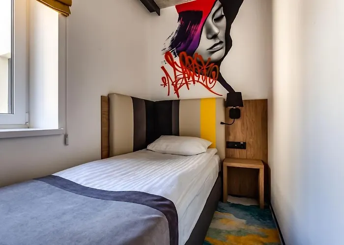 Optima Collection Mural לבוב