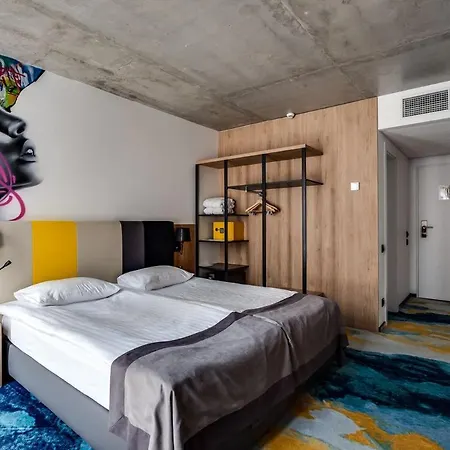 Optima Collection Mural فندق